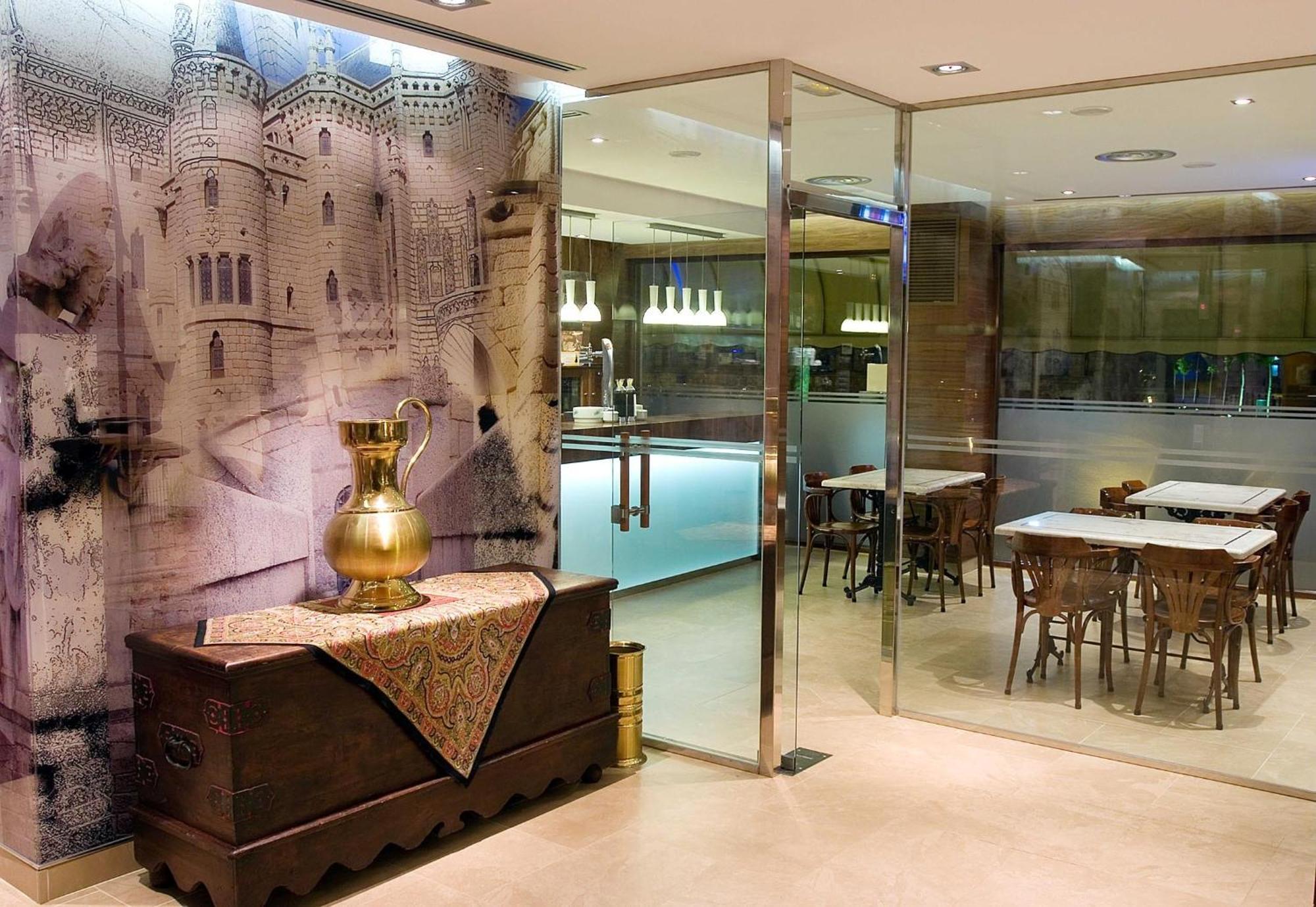 Hotel Restaurante La Peseta Astorga Bagian luar foto