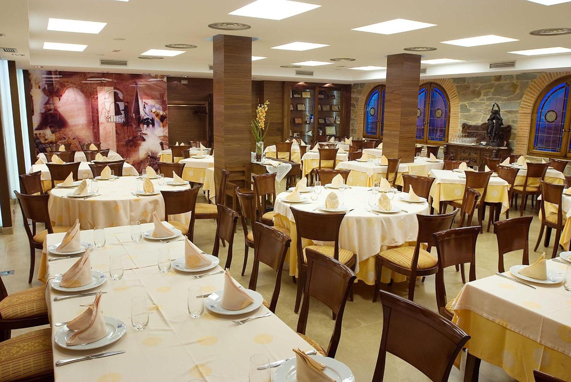 Hotel Restaurante La Peseta Astorga Bagian luar foto