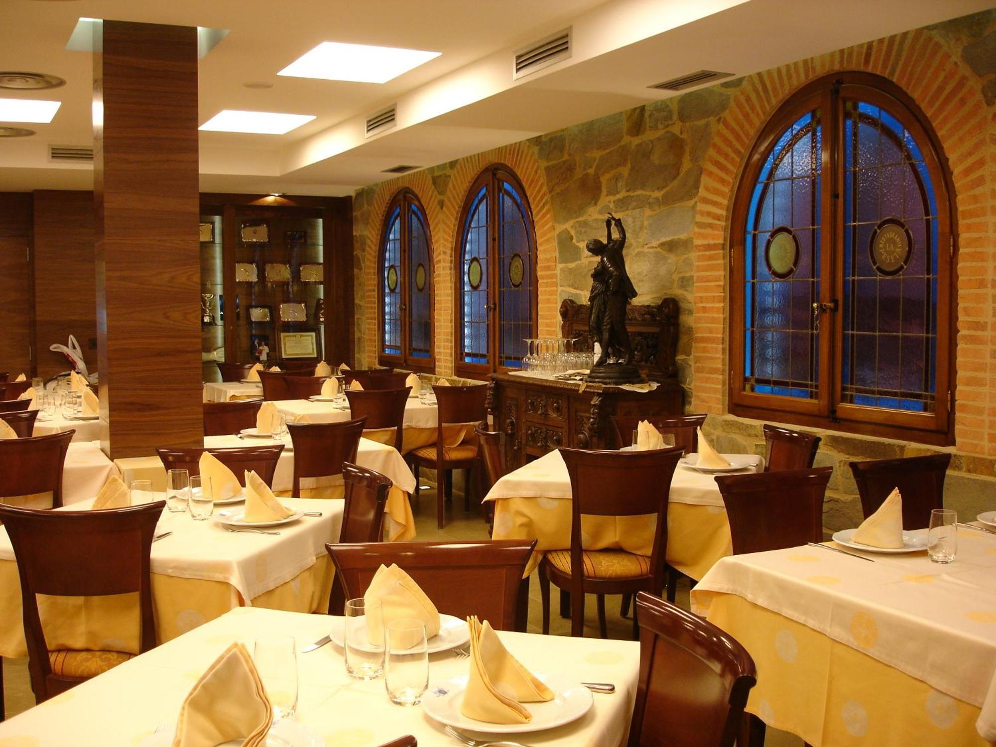 Hotel Restaurante La Peseta Astorga Bagian luar foto